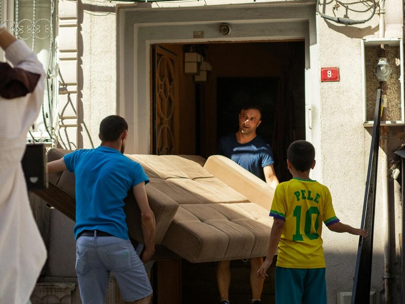 AZ Valley Movers movers at work in Phoenix