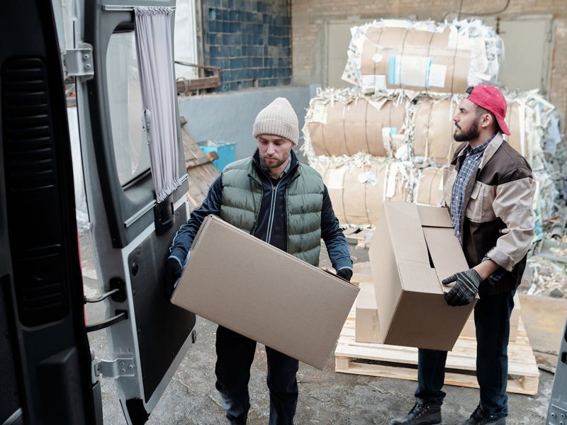 AZ Valley Movers movers at work in Phoenix